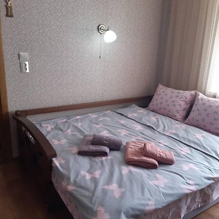 Apartamento Однокімнатна Shepetivka Exterior foto