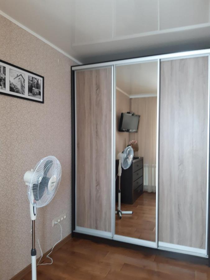 Apartamento Однокімнатна Shepetivka Exterior foto